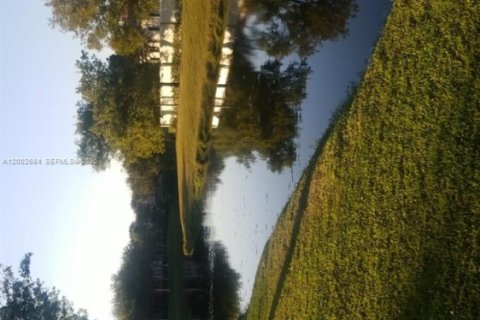 Condo in Coral Springs, Florida, 2 bedrooms  № 2066175 - photo 8