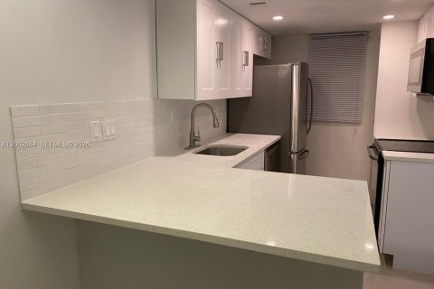 Condo in Coral Springs, Florida, 2 bedrooms  № 2066175 - photo 3