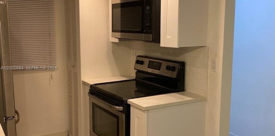 Condo in Coral Springs, Florida, 2 bedrooms  № 2066175