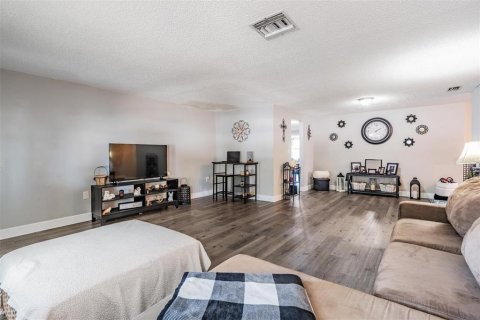 Casa en venta en New Port Richey, Florida, 3 dormitorios, 178.84 m2 № 1662091 - foto 4