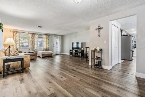 Casa en venta en New Port Richey, Florida, 3 dormitorios, 178.84 m2 № 1662091 - foto 8
