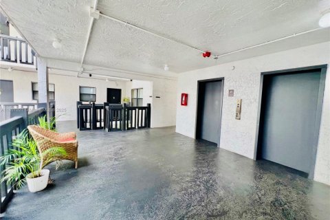 Condo in Plantation, Florida, 2 bedrooms  № 1949675 - photo 8