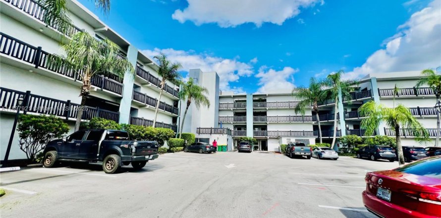 Condo in Plantation, Florida, 2 bedrooms  № 1949675