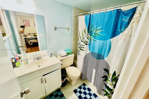 Condo in Plantation, Florida, 2 bedrooms  № 1949675 - photo 25