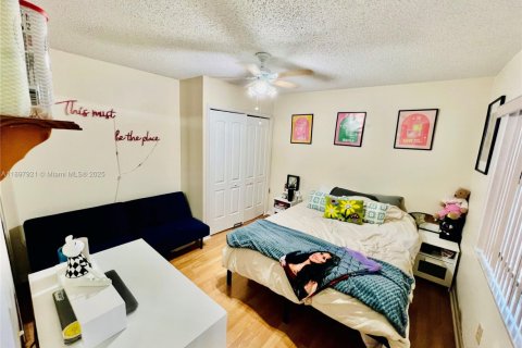 Condo in Plantation, Florida, 2 bedrooms  № 1949675 - photo 20