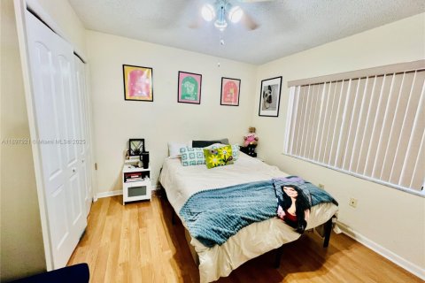 Condo in Plantation, Florida, 2 bedrooms  № 1949675 - photo 21