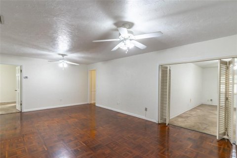 House in Longwood, Florida 4 bedrooms, 229.38 sq.m. № 1919480 - photo 6
