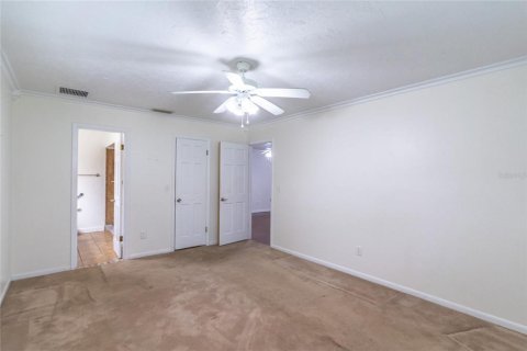 House in Longwood, Florida 4 bedrooms, 229.38 sq.m. № 1919480 - photo 9