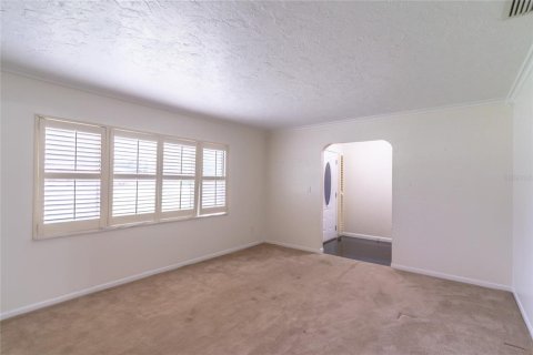 House in Longwood, Florida 4 bedrooms, 229.38 sq.m. № 1919480 - photo 4