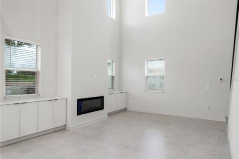 Купить виллу или дом в Леди-Лейк, Флорида 12 комнат, 258.36м2, № 2133837 - фото 11