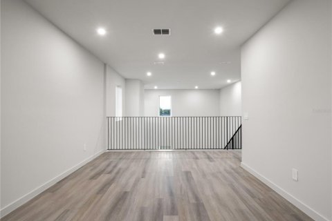 Купить виллу или дом в Леди-Лейк, Флорида 12 комнат, 258.36м2, № 2133837 - фото 14