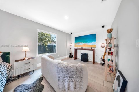 House in Doral, Florida 6 bedrooms, 361.2 sq.m. № 2016955 - photo 18