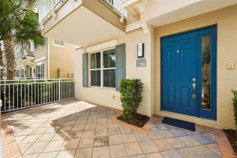 Townhouse in Lake Mary, Florida 3 bedrooms, 184.78 sq.m. № 2217352 - photo 2