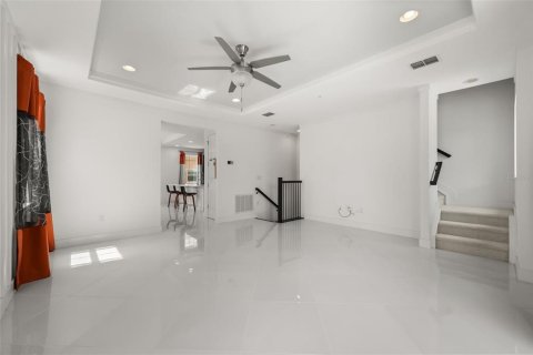 Townhouse in Lake Mary, Florida 3 bedrooms, 184.78 sq.m. № 2217352 - photo 16