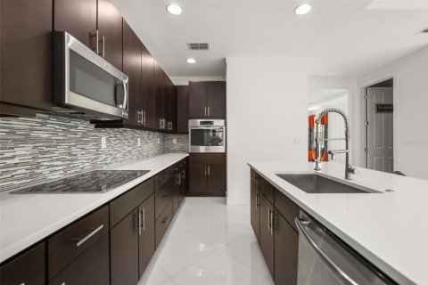 Townhouse in Lake Mary, Florida 3 bedrooms, 184.78 sq.m. № 2217352 - photo 10
