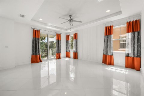 Townhouse in Lake Mary, Florida 3 bedrooms, 184.78 sq.m. № 2217352 - photo 14