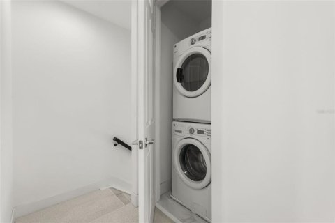 Townhouse in Lake Mary, Florida 3 bedrooms, 184.78 sq.m. № 2217352 - photo 30