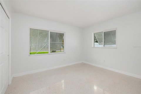 House in Clearwater, Florida 3 bedrooms, 155.33 sq.m. № 2093192 - photo 29