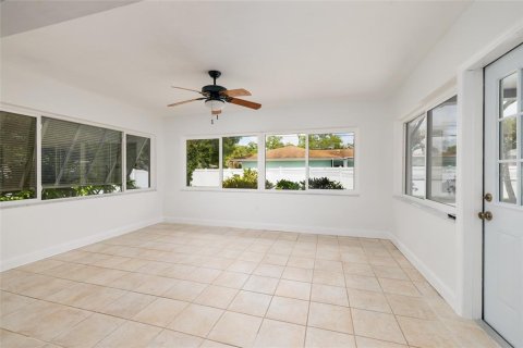 House in Clearwater, Florida 3 bedrooms, 155.33 sq.m. № 2093192 - photo 19