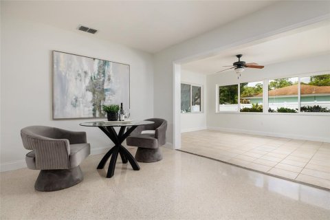 House in Clearwater, Florida 3 bedrooms, 155.33 sq.m. № 2093192 - photo 17