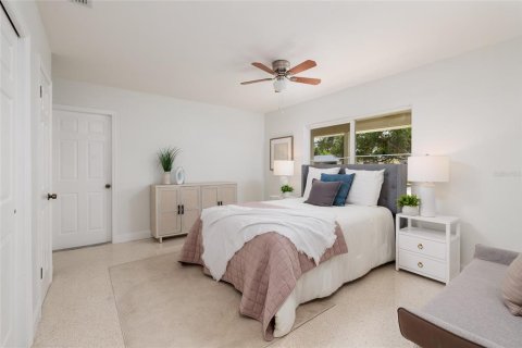 House in Clearwater, Florida 3 bedrooms, 155.33 sq.m. № 2093192 - photo 20