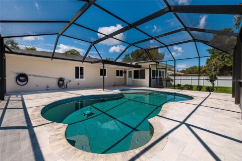 House in Clearwater, Florida 3 bedrooms, 155.33 sq.m. № 2093192 - photo 4