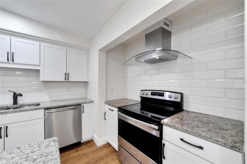 Купить виллу или дом в Лейкленд, Флорида 8 комнат, 136.75м2, № 1805013 - фото 23