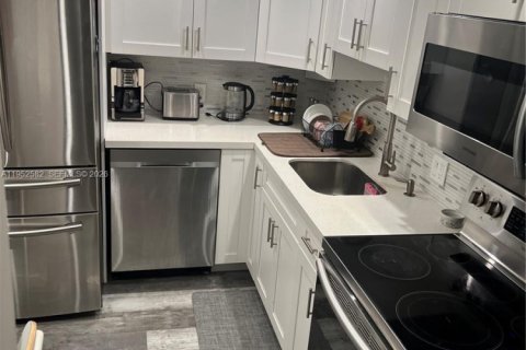 Copropriété à louer à Aventura, Floride: 2 chambres, 92.53 m2 № 2025773 - photo 6