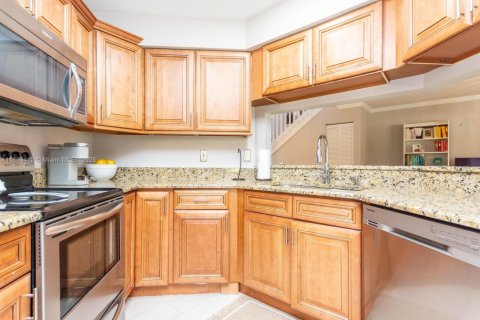 Townhouse in Plantation, Florida 2 bedrooms, 110.46 sq.m. № 1945498 - photo 14