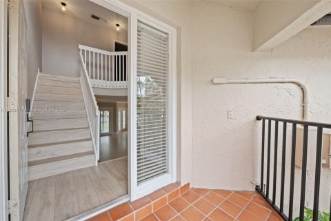 Townhouse in Plantation, Florida 2 bedrooms, 110.46 sq.m. № 1945498 - photo 3