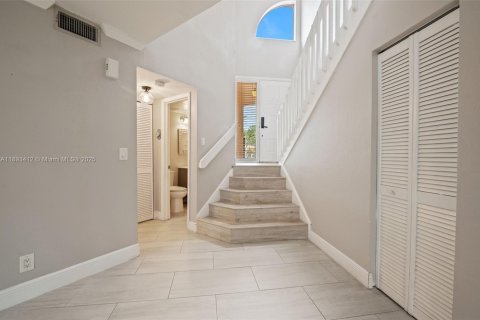 Townhouse in Plantation, Florida 2 bedrooms, 110.46 sq.m. № 1945498 - photo 4