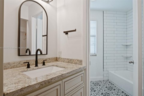 Townhouse in Plantation, Florida 2 bedrooms, 110.46 sq.m. № 1945498 - photo 25