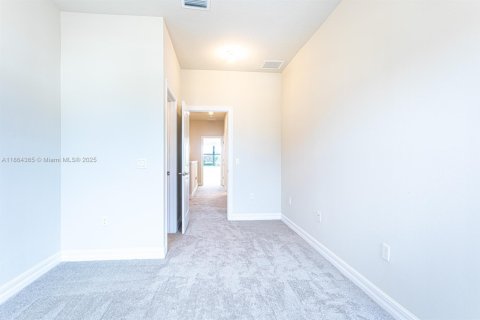 Townhouse in Lake Worth, Florida 3 bedrooms, 169.64 sq.m. № 1891954 - photo 14