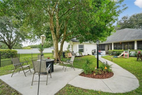 House in Mount Dora, Florida 4 bedrooms, 199.46 sq.m. № 1915603 - photo 29