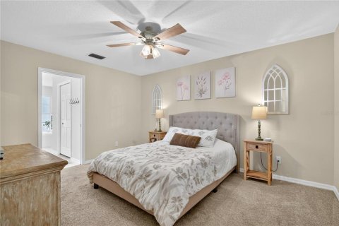 House in Mount Dora, Florida 4 bedrooms, 199.46 sq.m. № 1915603 - photo 15