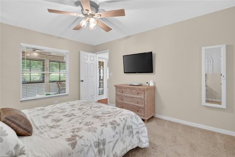 House in Mount Dora, Florida 4 bedrooms, 199.46 sq.m. № 1915603 - photo 16
