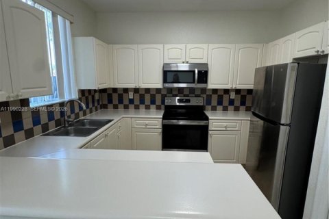 Купить виллу или дом в Хомстед, Флорида 3 спальни, 120.96м2, № 2052276 - фото 24