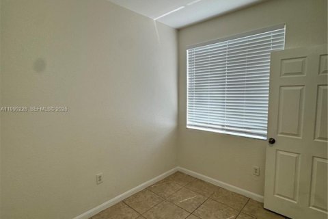 Купить виллу или дом в Хомстед, Флорида 3 спальни, 120.96м2, № 2052276 - фото 9