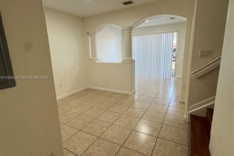 Дом в Хомстед, Флорида 3 спальни, 120.96м2 № 2052276