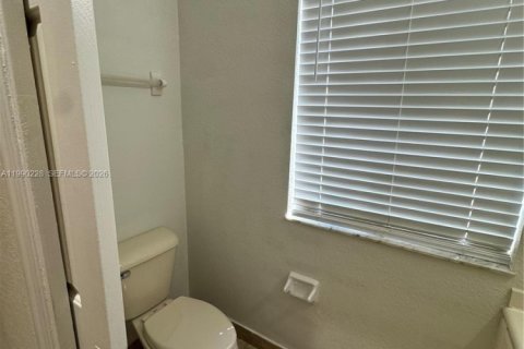 Купить виллу или дом в Хомстед, Флорида 3 спальни, 120.96м2, № 2052276 - фото 14