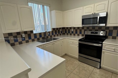 Купить виллу или дом в Хомстед, Флорида 3 спальни, 120.96м2, № 2052276 - фото 25