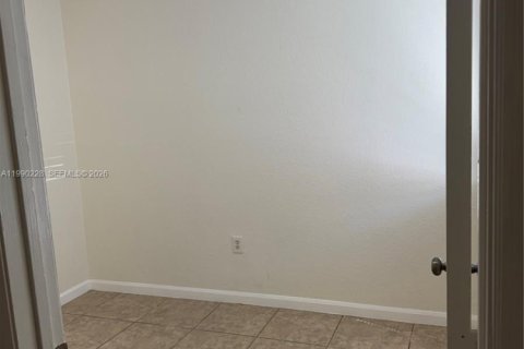 Купить виллу или дом в Хомстед, Флорида 3 спальни, 120.96м2, № 2052276 - фото 11