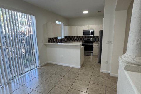 Купить виллу или дом в Хомстед, Флорида 3 спальни, 120.96м2, № 2052276 - фото 23