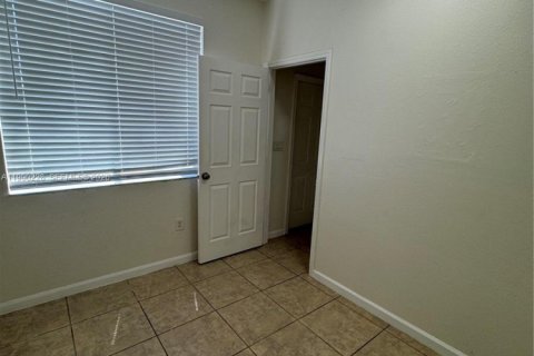 Купить виллу или дом в Хомстед, Флорида 3 спальни, 120.96м2, № 2052276 - фото 8