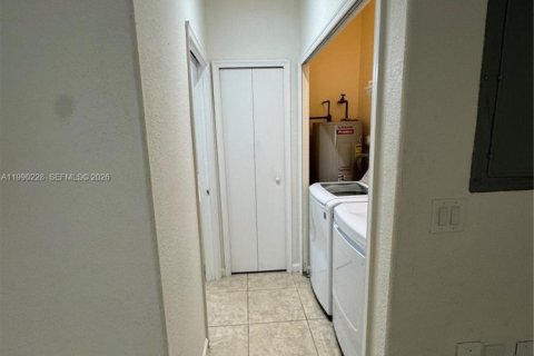 Купить виллу или дом в Хомстед, Флорида 3 спальни, 120.96м2, № 2052276 - фото 12