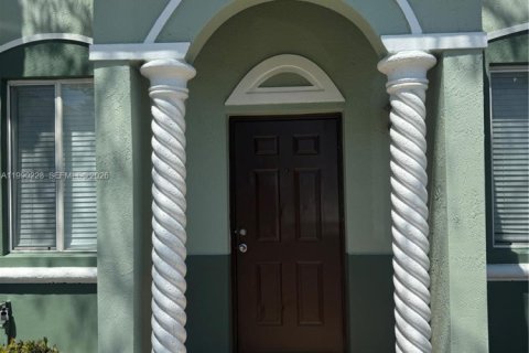 Купить виллу или дом в Хомстед, Флорида 3 спальни, 120.96м2, № 2052276 - фото 4