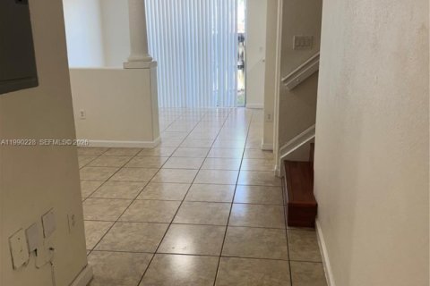 Купить виллу или дом в Хомстед, Флорида 3 спальни, 120.96м2, № 2052276 - фото 7