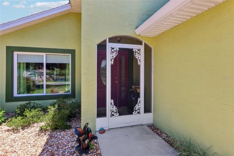House in Umatilla, Florida 3 bedrooms, 133.41 sq.m. № 2237580 - photo 5