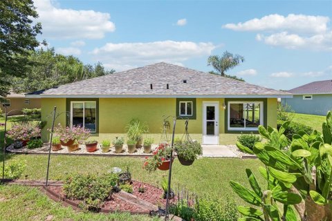 House in Umatilla, Florida 3 bedrooms, 133.41 sq.m. № 2237580 - photo 8