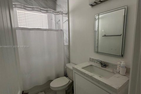 Купить виллу или дом в Хомстед, Флорида 3 спальни, 157.75м2, № 2056834 - фото 16